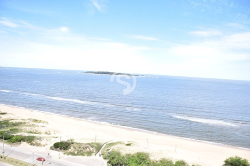 Apartamento En Mansa, 3 Dormitorios *- Ref: 4218