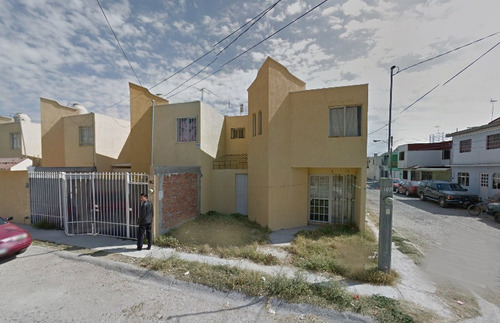 Casa En Recuperacion En La Colonia San Juanico Celaya Gto. Sh05