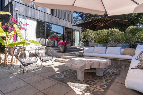 Acogedora Y Moderna Casa En Aguas Claras Hijuelas