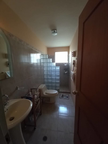 Imagen 9 de 12 de Amplio Apartamento En Venta Urbanización Macaracuay