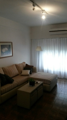 Imagen 3 de 15 de Excelente Chalet En Palomar Calle Bergamini Al 3000