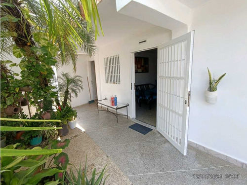 Posada En Venta En Tucacas Cg-8251280