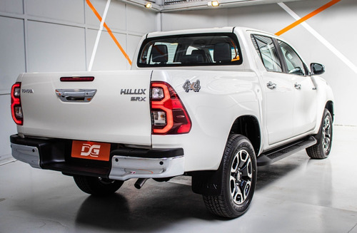 Imagen 3 de 22 de Toyota Hilux Srx 2.8 Tdi 4x4 0km 2022