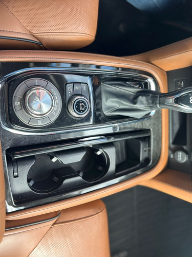 Infiniti QX80 5.6l Perfection 8 Pasajeros At