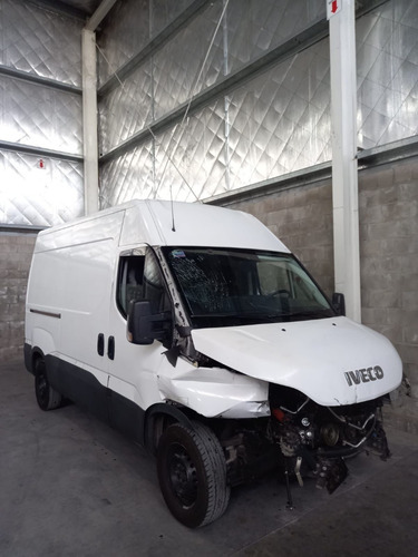 Imagen 4 de 9 de Iveco Daily Año 2020 L/n Chocado En Marcha