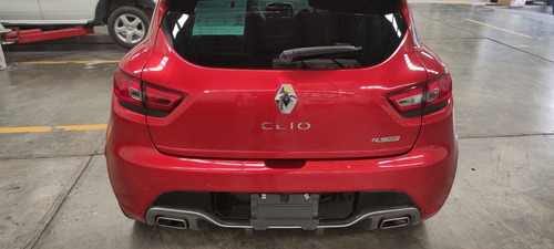 Imagen 8 de 15 de Renault Clio 2015 1.6 Rs 200 Ed Priv Piel Mt