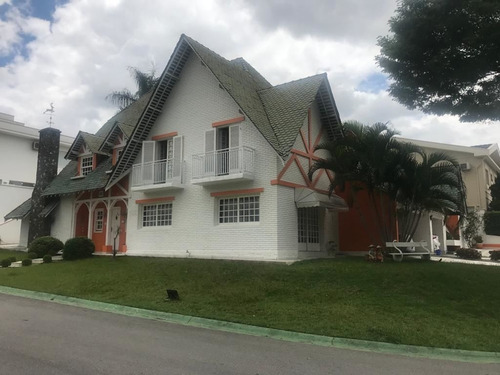 Casa De Esquina Estilo Alpino No Residencial 04 Com 4 Dormitórios - Cnc1489