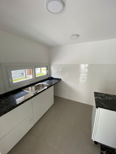 Imagen 6 de 13 de Hermoso Duplex 3 Amb. Con Cochera Al Pozo En Monte Grande