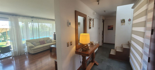 Casa En Venta De 6 Dorm. Colegio Dunalastair Peñalolen