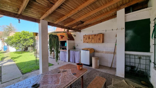 Casa En Venta, Retasada, Ubicada En Pilar, Barrio La Lonja, Sobre Las Acacias