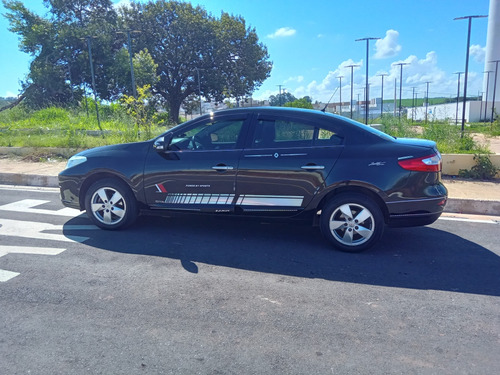Renault Fluence 2.0 Dynamique Hi-flex 4p