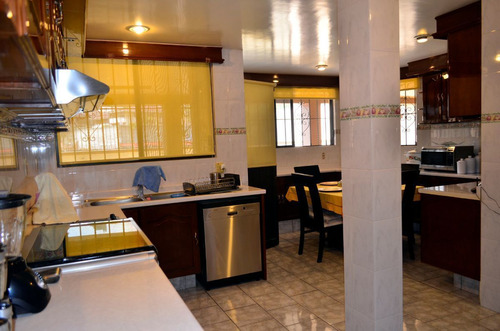 Casa En Venta En Lomas De La Hacienda Av1032