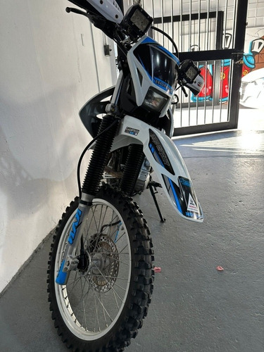 Imagen 7 de 9 de Honda Tornado