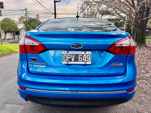 Ford Fiesta Kinetic 1.6 Sedan Titanium Powershift 120cv