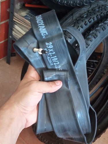 Camara De Aire Para Bicicleta 29 X 2.10 Válvula Francesa 48m