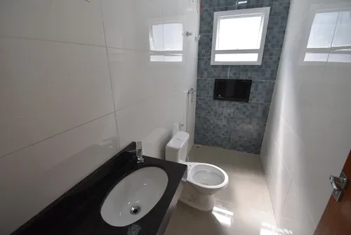 Casa Com Piscina À Venda Na Deslumbrante Praia De Peruíbe.