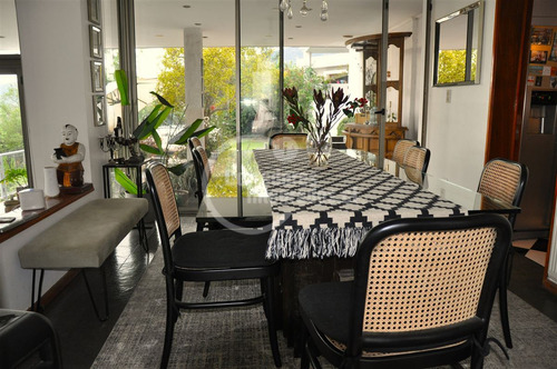 Casa En Venta De 5 Dorm. En Lo Barnechea Oportunidad !!