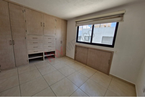 Casa En Venta En Los Cántaros Con Roof Garden En Privada Con Alberca Y Plapa