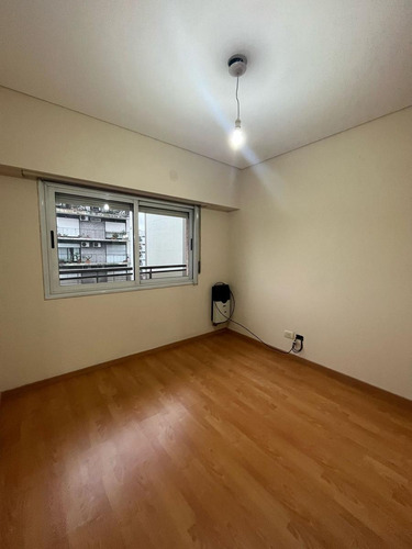 2 Ambientes Al Frente C/balcón Corrido Muy Buen Estado - Amenities