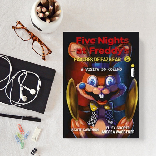 Livro: A Visita Do Coelho: Five Nights At Freddy's: Pavores De Fazbear, Vol. 5 Fnaf (obra Incrível Que Reúne Os Contos Inéditos Da Série, Com Muita Ação, Mistério, Terror E Animatrônicos) Capa Comum