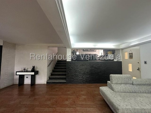 Apartamento Duplex Piso Bajo Con En Venta Montalban I Res. Pozo De Agua Fanny Calderon Rentahouse