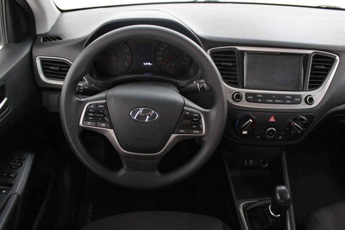 Imagen 12 de 14 de Hyundai Accent 2018 4 Cilindros
