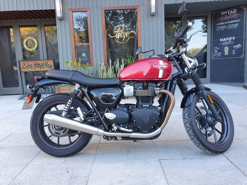 Triumph Street Twin