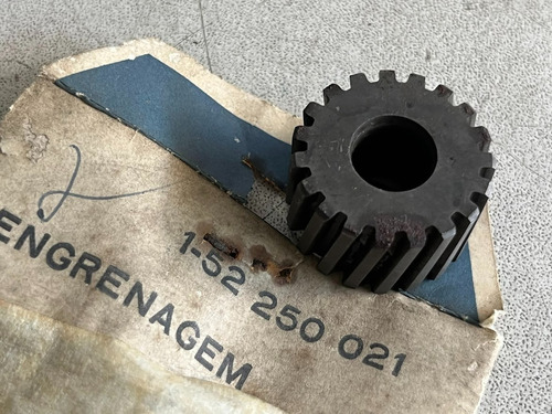 Engrenagem Pinhao 18 Dentes Caixa De Transf Zf D20 52250021