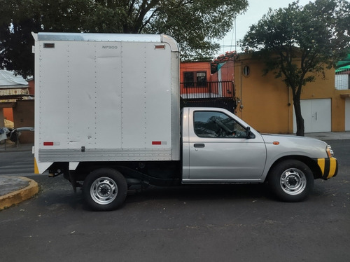 Imagen 4 de 9 de Nissan Np300 2014 2.4 Chasis Dh Paquete De Seguridad Mt