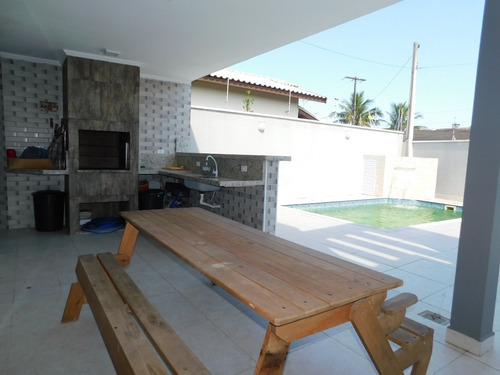 Casa Com Piscina A Venda Na Praia De Peruíbe