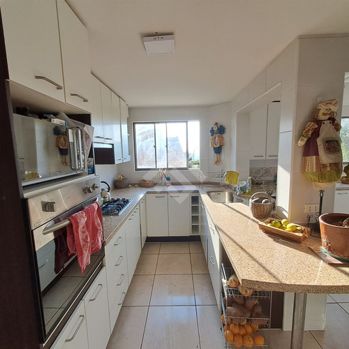 Casa En Venta De 3 Dorm. En La Florida