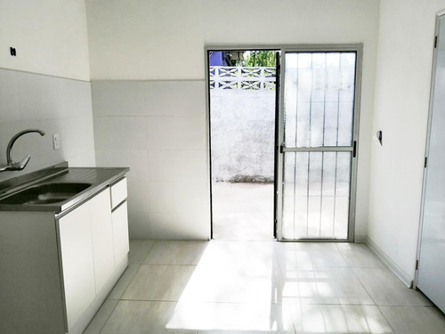 Venta Monoambiente Con Patio Peñarol