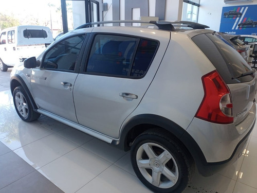 Imagen 5 de 12 de Renault Stepway Confort 1.6 2011 Taraborelli Usados Entre Ri