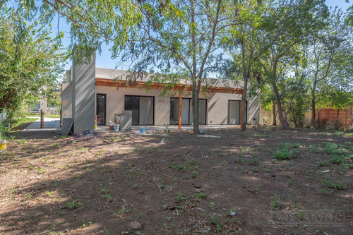 Casa De Una Planta En San Matías Pg