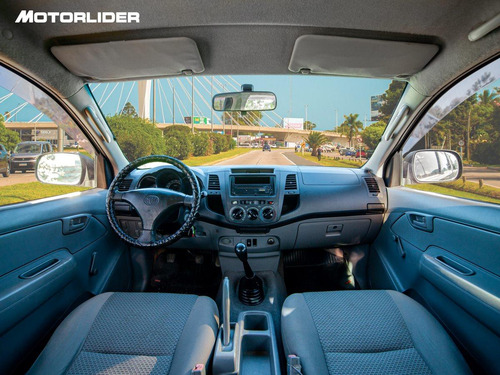 Imagen 9 de 25 de Toyota Hilux Dx Td 2.5 4x2 Extra Full | Permuta / Financia
