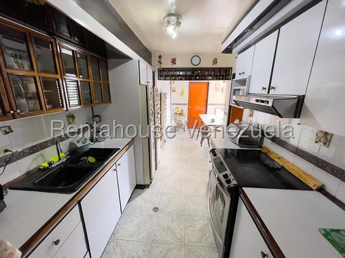 Vendo Lindo Y Amplio Apartamento En La Tahona-las Esmeraldas