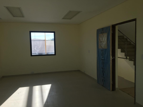 Imagen 8 de 17 de Nave Industrial - Area De Promoción El Triángulo
