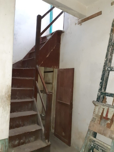 Solida Casa En Montevideo. Excelente Esquina