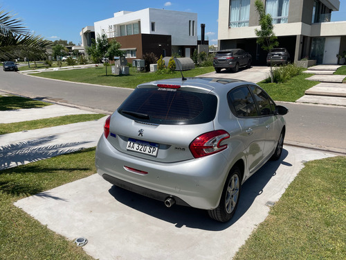Peugeot 208 1.6 Allure Tiptronic