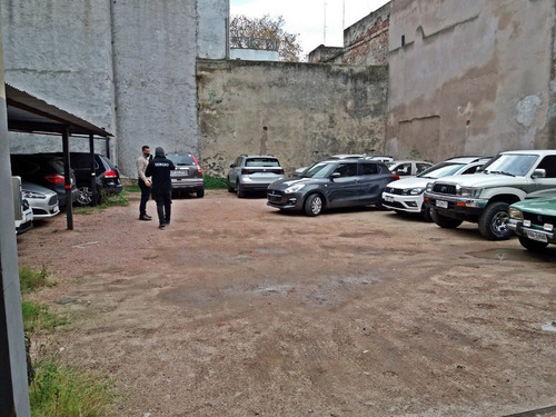 Imagen 6 de 13 de Venta Estacionamiento En Ciudad Vieja - Trabajando A Full !!