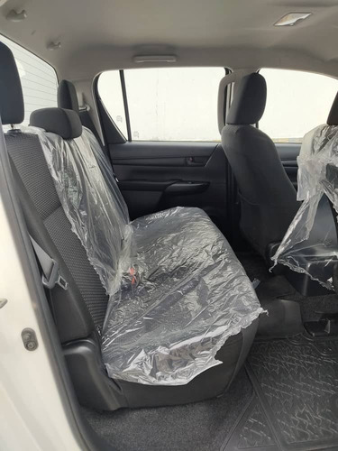 Imagen 9 de 12 de Toyota Hilux 2.7