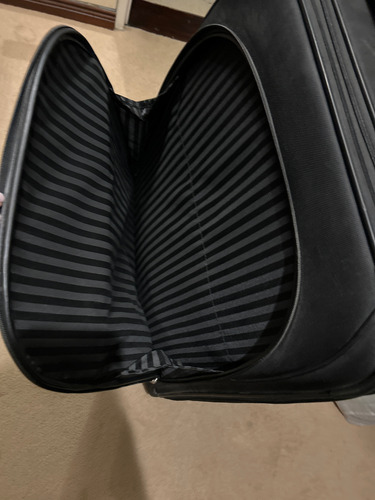 Valija Samsonite Grande Con Ruedas Negro Lisa