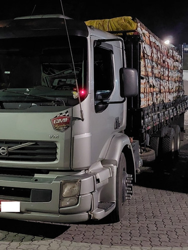 Imagem 4 de 4 de Volvo Vm 260 6x2
