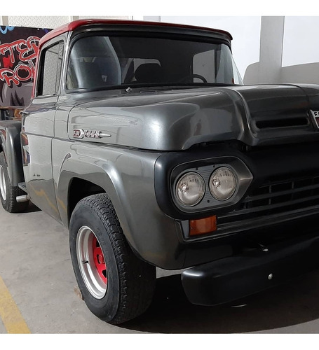 Ford Loba V8