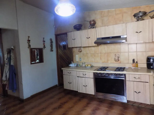 Casa Sola En Lomas De Atzingo, Cuernavaca, Morelos - Seq-173-cs