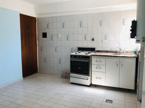 Venta- Departamento- Caballito- 3 Ambientes-frente A Plaza