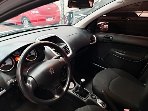 Imagen 17 de 19 de Peugeot 207 Compact Allure 2014