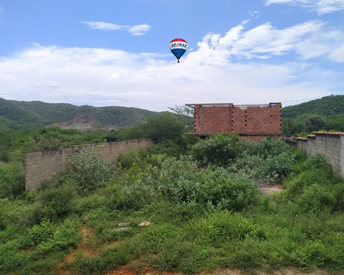 Re/max 2mil Vende, Terreno Con Bienhechuría, Guatamare, Arismendi, Isla De Margarita.