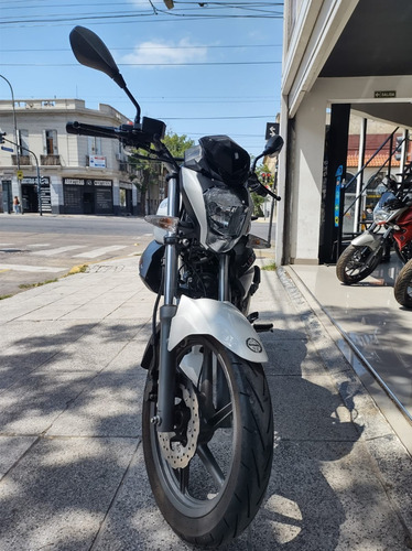 Imagen 10 de 25 de Benelli Tnt 15 0km 150 En Cycles