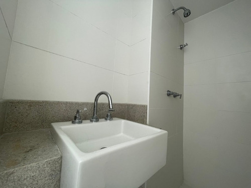 Imagem 25 de 30 de Excelente Cobertura Duplex De Alto Padrão Com Três Suítes Na Avenida Afrânio De Melo Franco, Leblon. - Co00046 - 69400607
